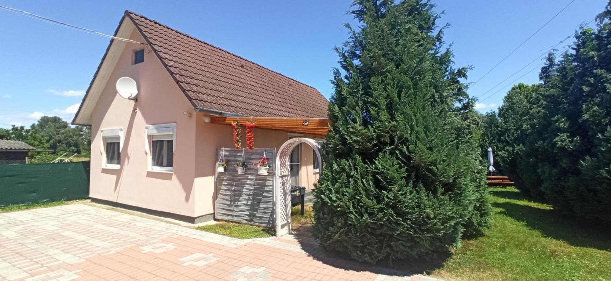 Önálló, klimatizált, medencés nyaraló a Balatonnál! Kőröshegy Kültér fotó