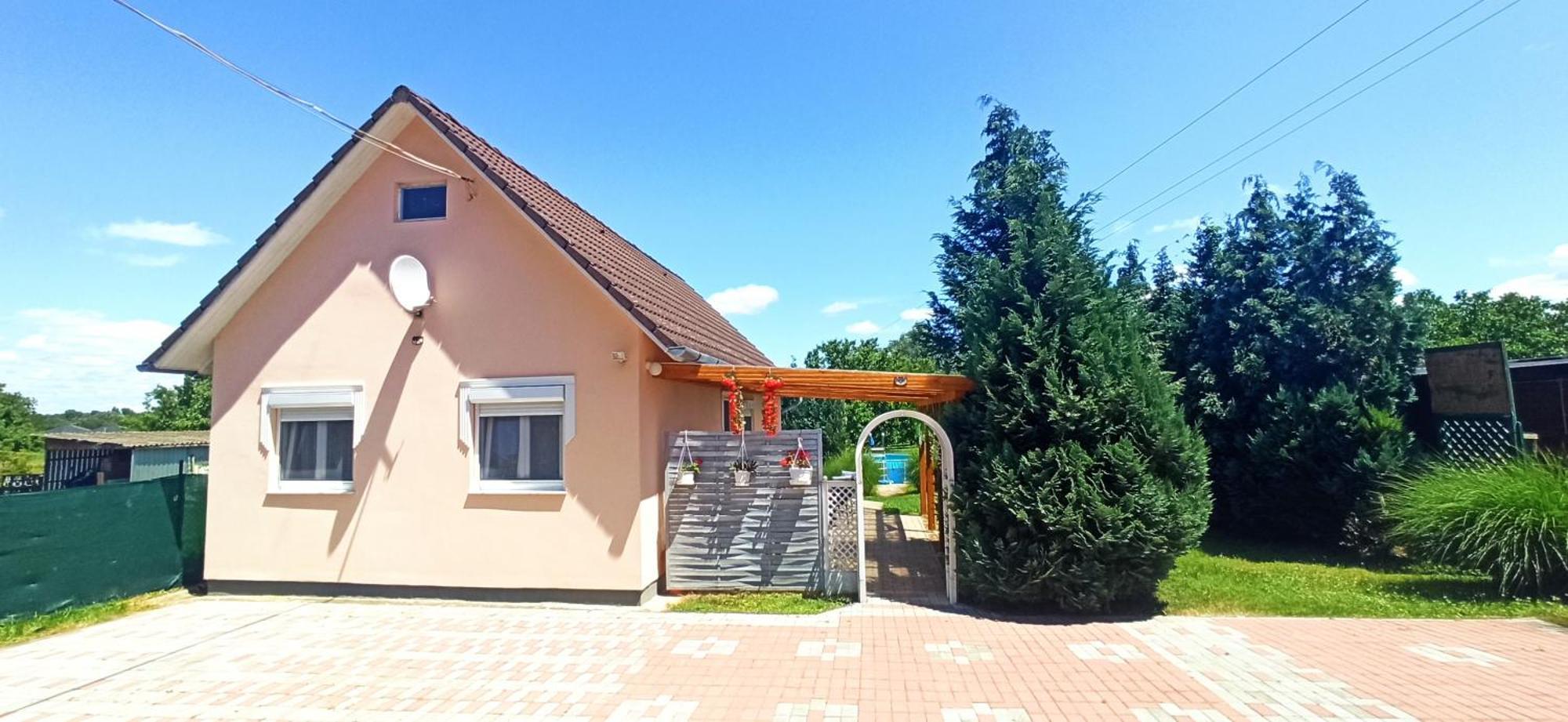 Önálló, klimatizált, medencés nyaraló a Balatonnál! Kőröshegy Kültér fotó