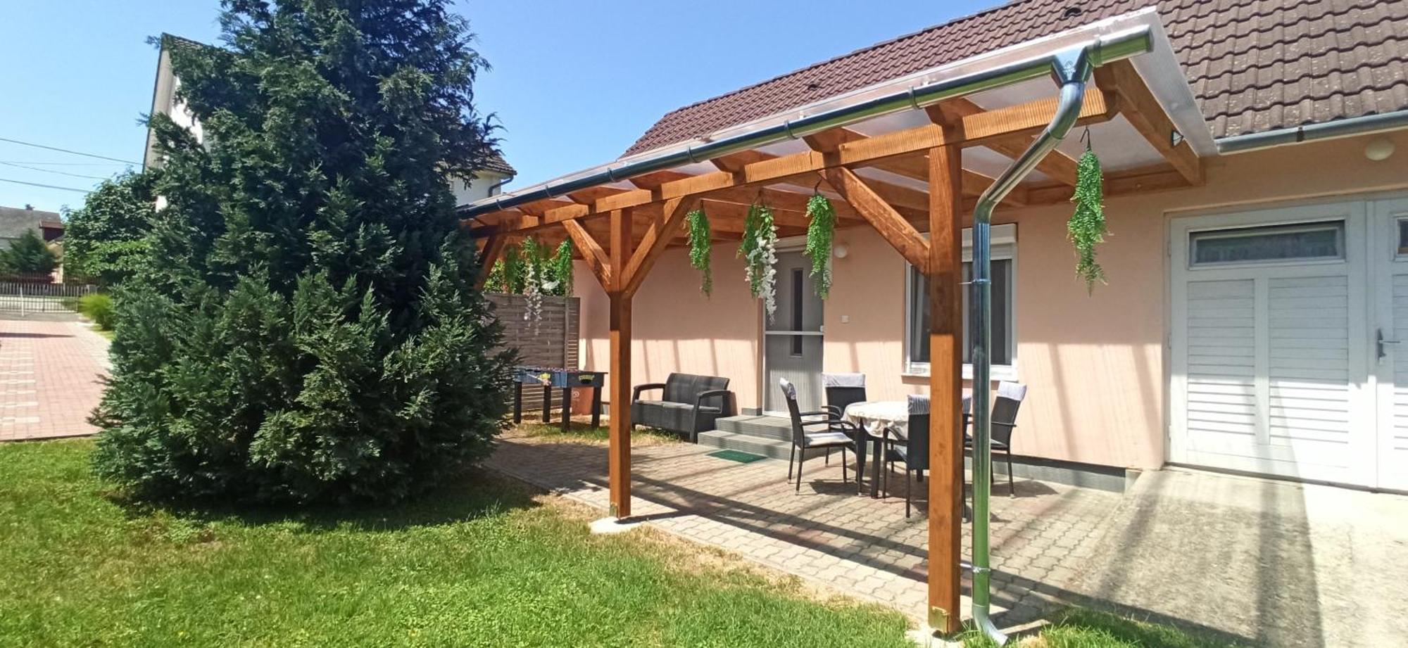 Önálló, klimatizált, medencés nyaraló a Balatonnál! Kőröshegy Kültér fotó